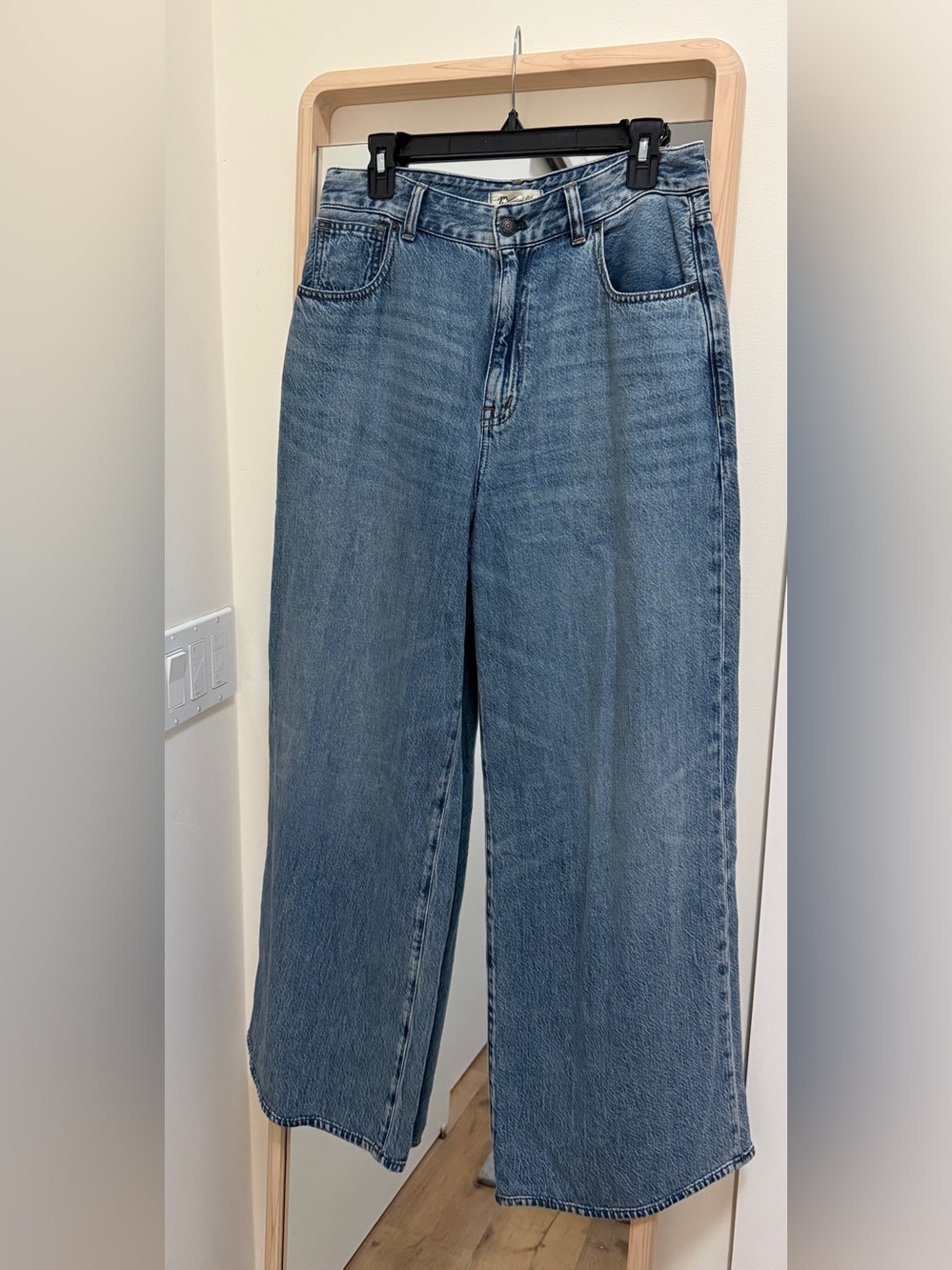 Madewell Wide-Leg Jeans in Faded Blue Denim - super comfy jeans! W29 L30